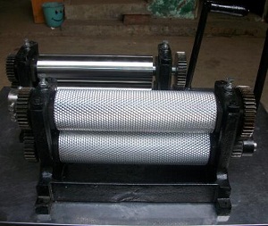 Roller length 310mm Manual beeswax foundation sheet machine